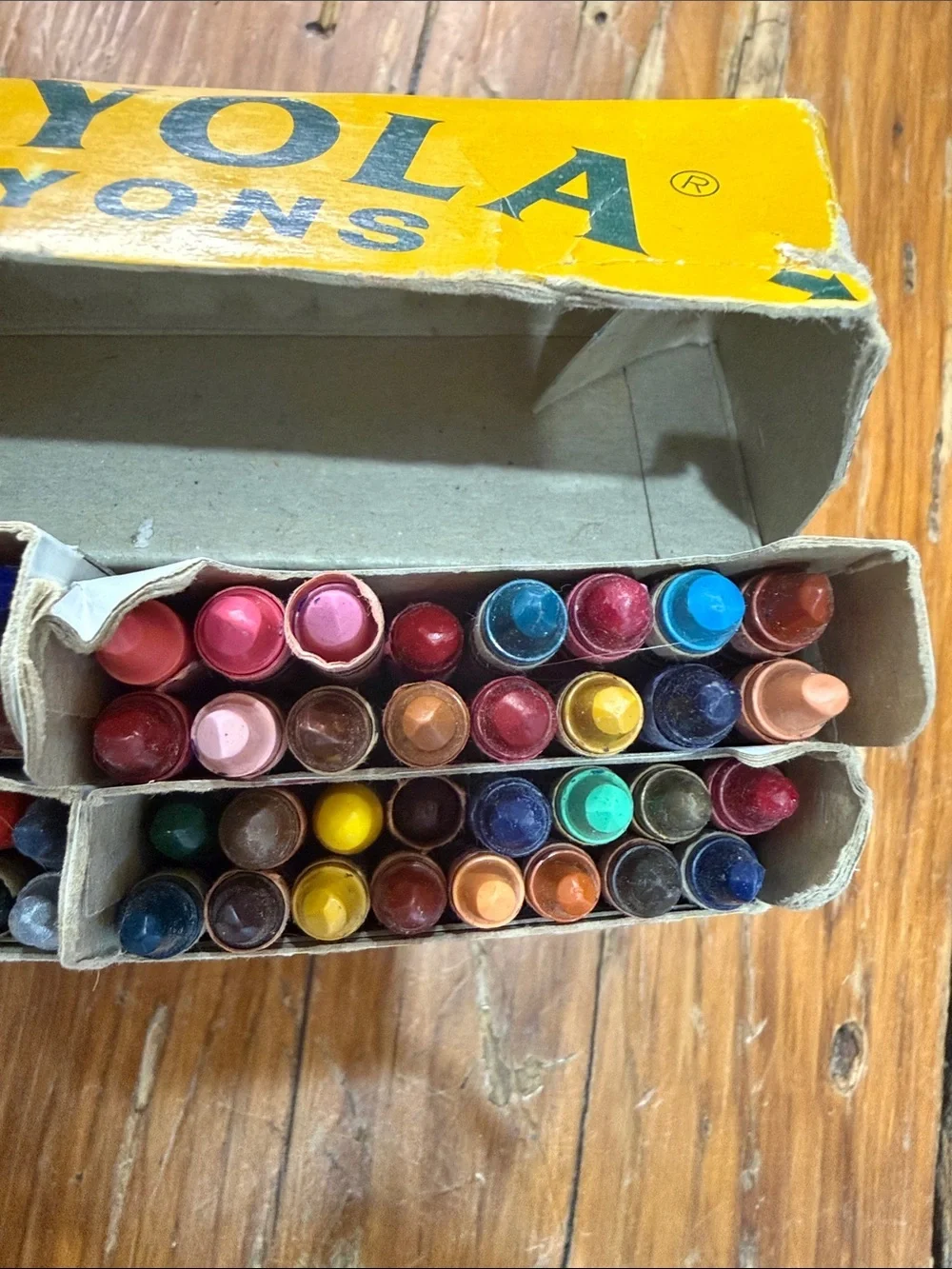 Vintage Crayola 64-Count Crayons limited edition 1958 Box retired colors